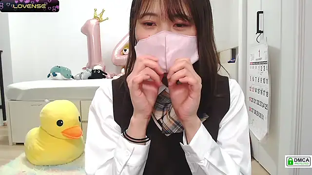 Snapshot of SUZU_ chatting on 01/26/25, 12:11 SUZU online show from 01/26/25, 12:11