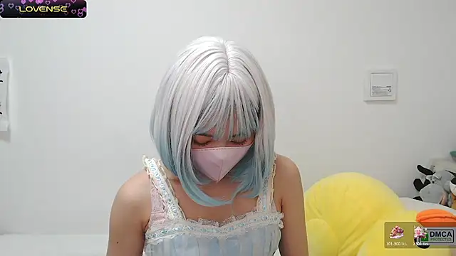Snapshot of SUZU_ chatting on 01/27/25, 12:05 SUZU online show from 01/27/25, 12:05