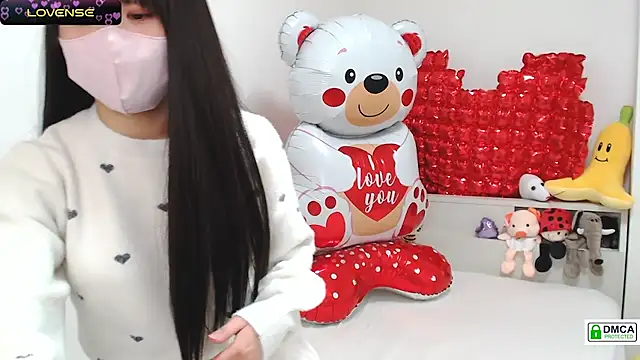 Snapshot of SUZU_ chatting on 02/14/25, 12:14 SUZU online show from 02/14/25, 12:14
