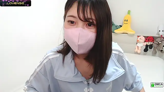 Snapshot of SUZU_ chatting on 02/16/25, 04:09 SUZU online show from 02/16/25, 04:09