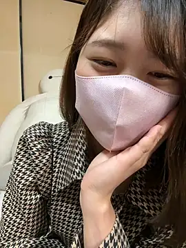 Snapshot of SUZU_ chatting on 02/17/25, 12:16 SUZU online show from 02/17/25, 12:16