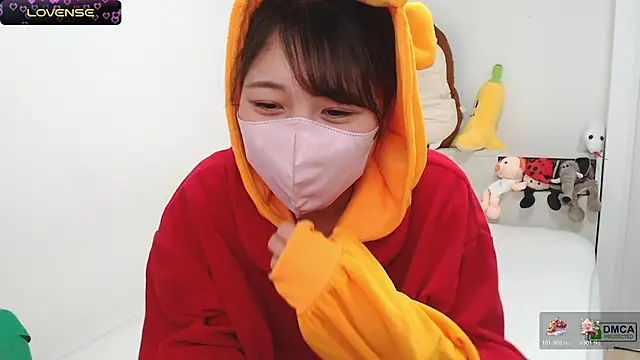 Snapshot of SUZU_ chatting on 02/18/25, 01:00 SUZU online show from 02/18/25, 01:00