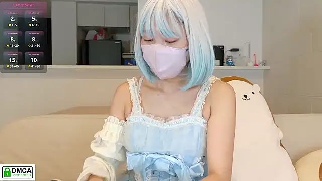 Snapshot of SUZU_ chatting on 09/10/25, 12:38 SUZU online show from 09/10/25, 12:38
