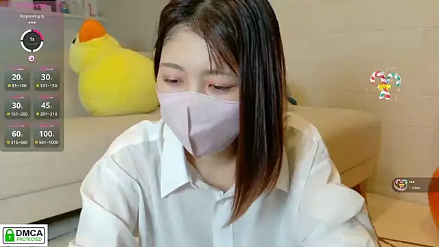 Snapshot of SUZU_ chatting on 10/05/25, 12:25 SUZU online show from 10/05/25, 12:25