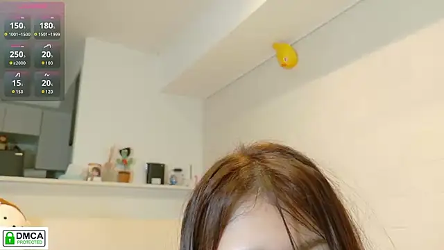 Snapshot of SUZU_ chatting on 10/17/25, 03:14 SUZU online show from 10/17/25, 03:14
