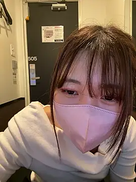 SUZU  online show from 05/03/26, 01:22