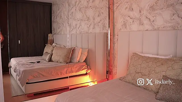 Snapshot of Rosalie_vega chatting on 11/30/25, 03:16 Rosalie vega online show from 11/30/25, 03:16