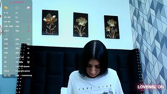 Snapshot of littlee_emilyy_ chatting on 02/07/25, 10:09 littlee emilyy  online show from 02/07/25, 10:09