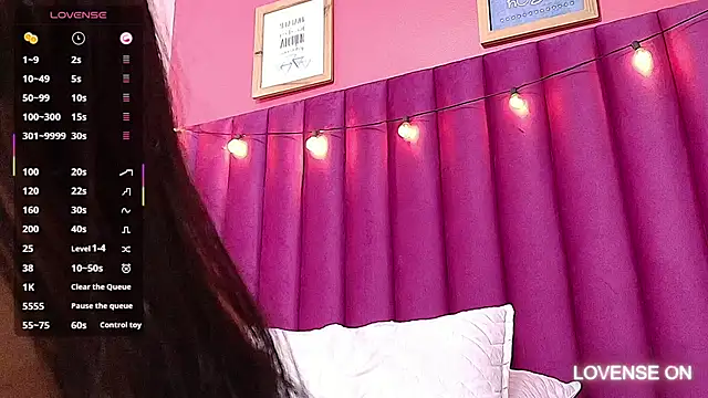 Snapshot of littlee_emilyy_ chatting on 02/12/25, 06:08 littlee emilyy  online show from 02/12/25, 06:08