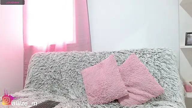 aliicee m online show from 03/08/25, 12:20