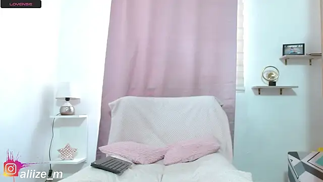 aliicee m online show from 02/11/26, 06:46