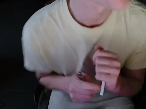 Snapshot of Str8boyy chatting on 12/24/24, 12:00 Str8boyy online show from 12/24/24, 12:00