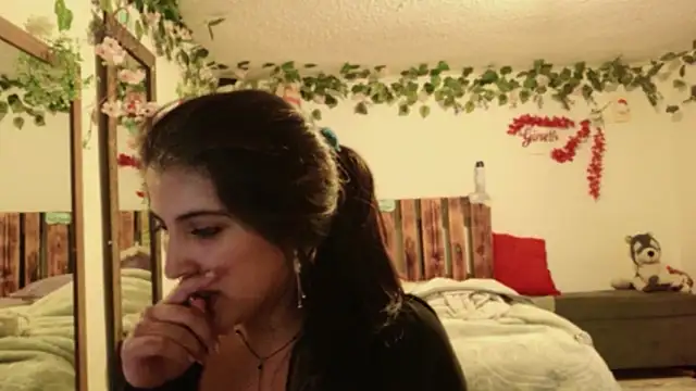 azahar  ziiz online show from 11/24/25, 08:52