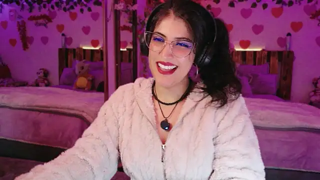 Snapshot of azahar__ziiz chatting on 04/12/26, 09:42 azahar ziiz online show from 04/12/26, 09:42