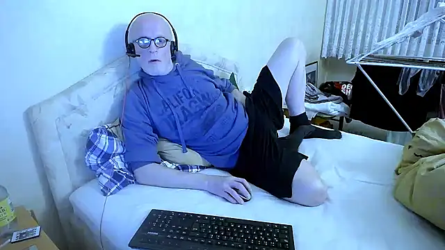 Snapshot of HornyRalfi55 chatting on 03/05/25, 06:12 HornyRalfi55 online show from 03/05/25, 06:12