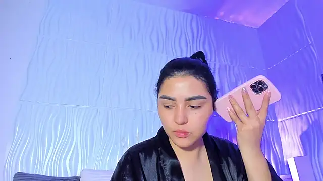 Snapshot of Abby__colins chatting on 03/12/26, 04:57 Abby colins online show from 03/12/26, 04:57