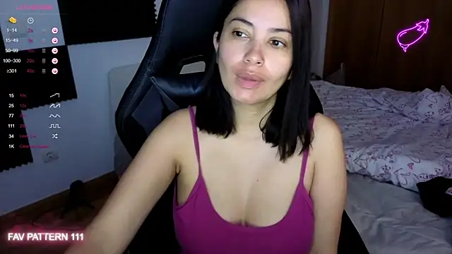 Snapshot of AnnaQueen chatting on 05/04/26, 02:29 AnnaQueen online show from 05/04/26, 02:29