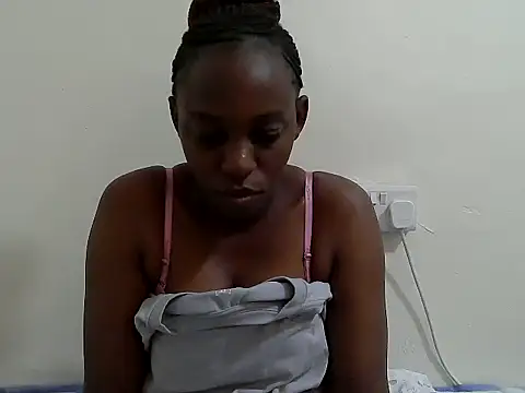 Snapshot of lizbela1 chatting on 10/14/25, 01:45 lizbela1 online show from 10/14/25, 01:45