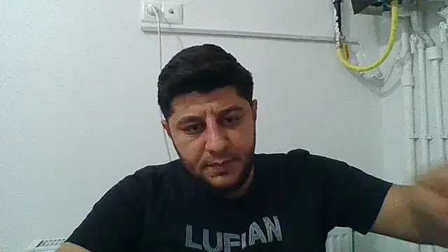 Snapshot of erkekkkadam chatting on 03/19/25, 10:09 erkekkkadam online show from 03/19/25, 10:09