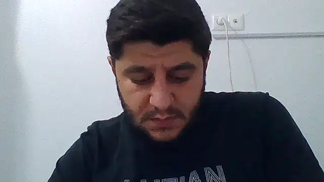 Snapshot of erkekkkadam chatting on 11/05/25, 10:43 erkekkkadam online show from 11/05/25, 10:43