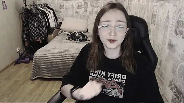 Snapshot of AmeliaKamishiro chatting on 12/06/24, 01:55 AmeliaKamishiro online show from 12/06/24, 01:55