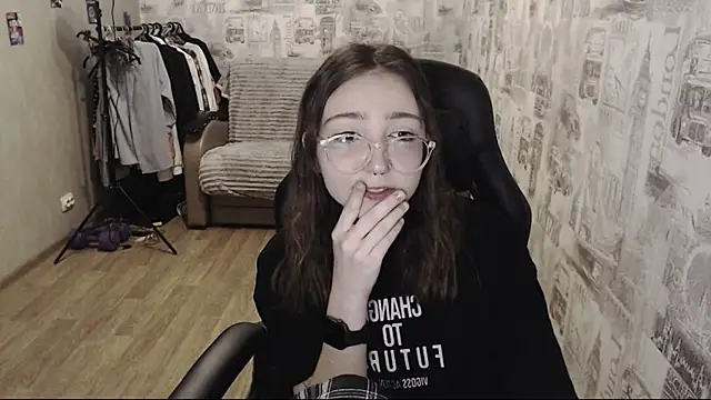 Snapshot of AmeliaKamishiro chatting on 12/12/24, 03:05 AmeliaKamishiro online show from 12/12/24, 03:05