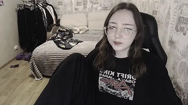 Snapshot of AmeliaKamishiro chatting on 12/23/24, 03:33 AmeliaKamishiro online show from 12/23/24, 03:33