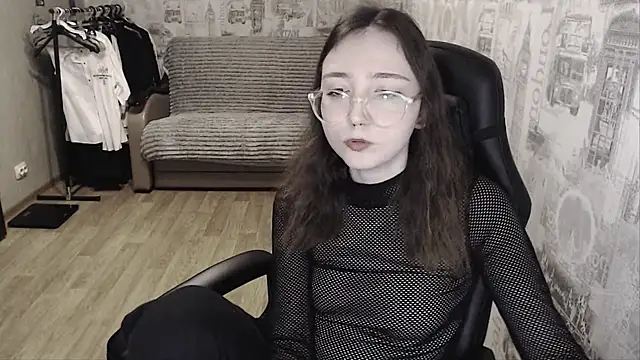 Snapshot of AmeliaKamishiro chatting on 01/19/25, 06:10 AmeliaKamishiro online show from 01/19/25, 06:10