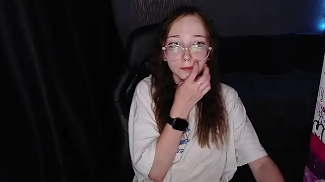 Snapshot of AmeliaKamishiro chatting on 10/03/25, 05:32 AmeliaKamishiro online show from 10/03/25, 05:32