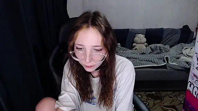 Snapshot of AmeliaKamishiro chatting on 10/05/25, 08:01 AmeliaKamishiro online show from 10/05/25, 08:01