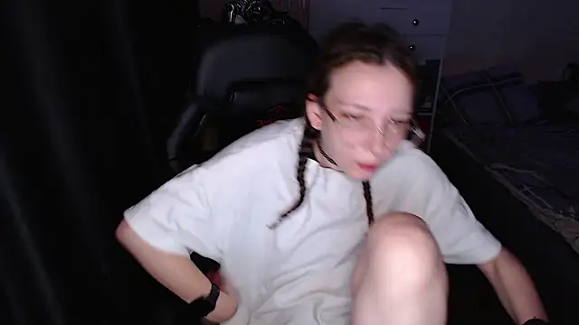 AmeliaKamishiro online show from 11/24/25, 02:33