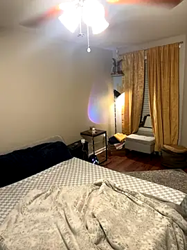 Snapshot of MnM4ever chatting on 11/07/25, 04:23 MnM4ever online show from 11/07/25, 04:23