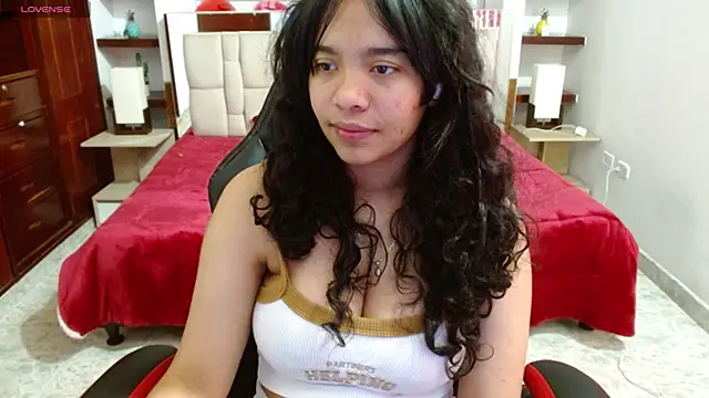 laureentt  online show from 02/28/25, 03:26