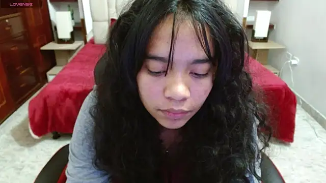 laureentt  online show from 03/05/25, 07:05