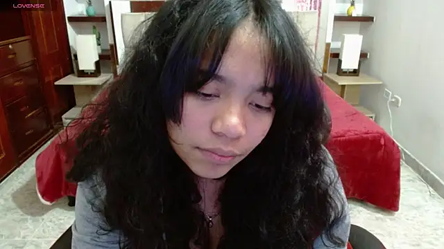 laureentt  online show from 03/06/25, 06:19