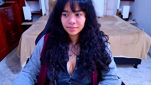 laureentt  online show from 10/14/25, 03:07