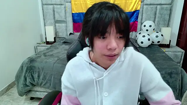 laureentt  online show from 06/22/26, 03:36