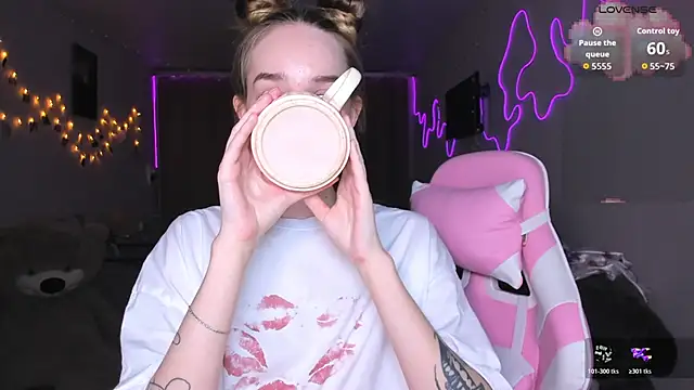 MoonDust online show from 03/19/26, 06:01