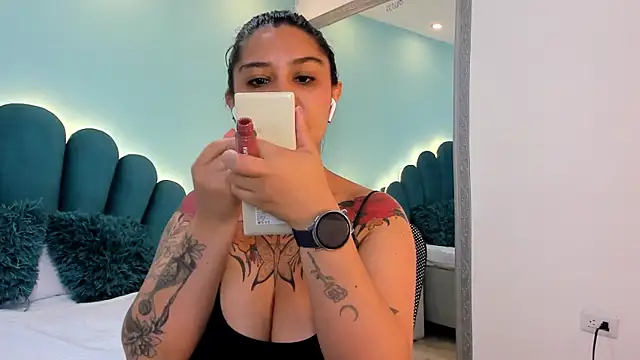 sharlott18 online show from 02/19/26, 12:56