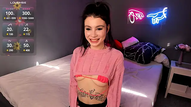 Snapshot of Ashley-Urban chatting on 03/15/25, 10:35 Ashley-Urban online show from 03/15/25, 10:35