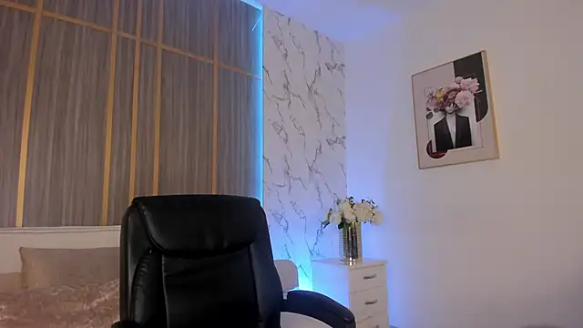 IsabellaAllen online show from 11/19/25, 09:59