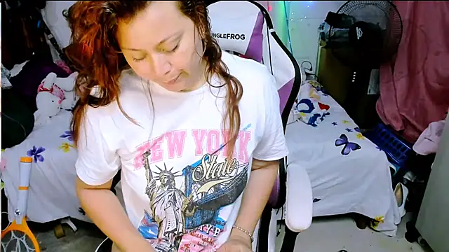 Snapshot of SofiaOlivares chatting on 11/30/25, 10:30 SofiaOlivares online show from 11/30/25, 10:30