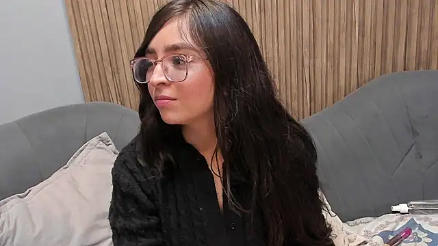 Snapshot of Eva_Macalliter chatting on 03/08/25, 08:44 Eva Macalliter online show from 03/08/25, 08:44