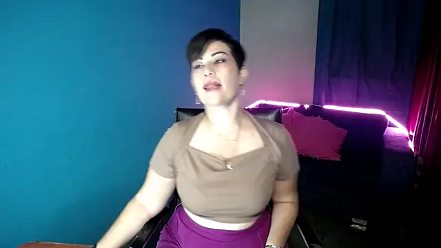 Sunny rayz  online show from 06/20/26, 10:18