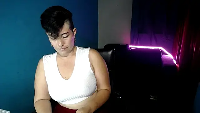 Sunny rayz  online show from 06/26/26, 10:30