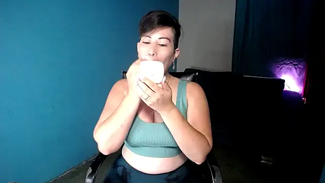 Sunny rayz  online show from 06/29/26, 10:37
