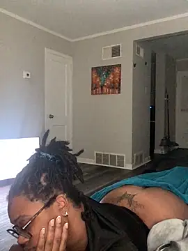 SweetHoneyBunz online show from 10/28/25, 04:16