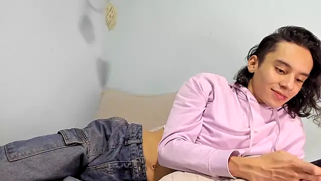 Snapshot of imcoltonalvin chatting on 01/24/25, 02:39 imcoltonalvin online show from 01/24/25, 02:39