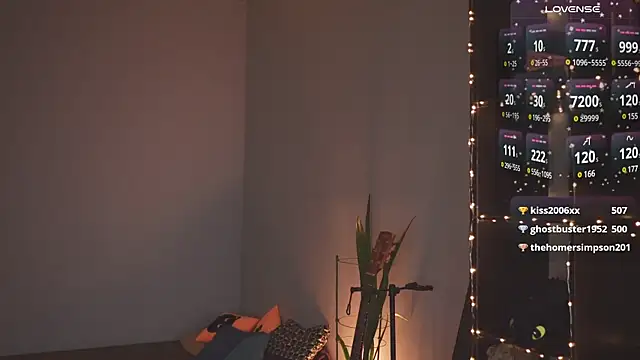 Snapshot of bananya_kitty chatting on 02/19/25, 12:57 bananya kitty online show from 02/19/25, 12:57