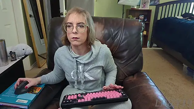 Linzy 19 online show from 01/06/25, 04:55